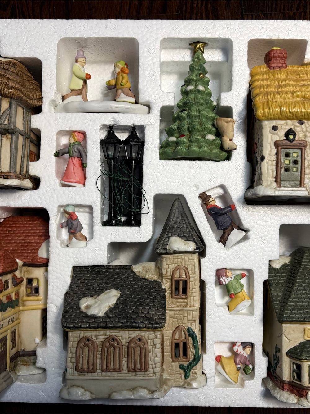 Dickens Ceramic 16 Piece Lighted Christmas Display Set Collectible Gift
